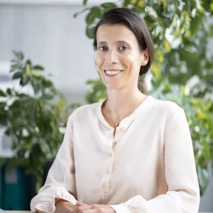 cmspages-contact-caroline-scaled